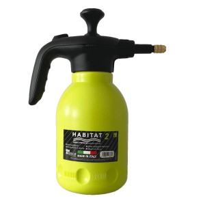 Spruzzatore a pressione giallo per giardino e casa.