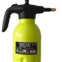 Spruzzatore a pressione giallo per giardino e casa.