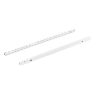 Dettaglio di cerniere per mobili t.b.t. bianche.