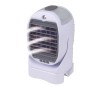 Ventilatore t.b.t. bianco compatto con funzione di raffreddamento per tavolo.