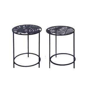 Due portafiori neri con motivo a foglia di palma, Ø 24 cm, altezza 60 cm.