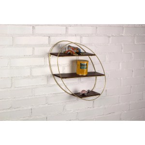 Mensola a muro con tre ripiani, cornice dorata e decorazioni.