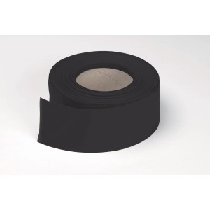 Battiscopa nero (Battiscopa) su rotolo, vista dettagliata.