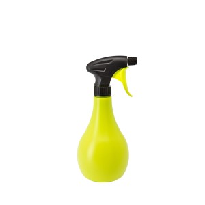 Spruzzatore a pressione giallo con testina nera. Ideale per giardino e casa.