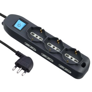 Multipresa grigia t.b.t. con tre prese e interruttore blu.