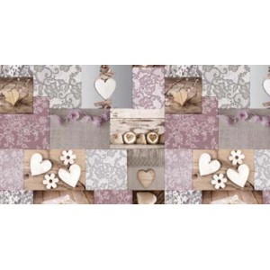 Tovaglia patchwork con cuori e pizzo nei toni del viola e del grigio.