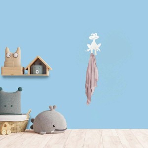 Cameretta con appendiabiti a forma di rana t.b.t. e asciugamano.