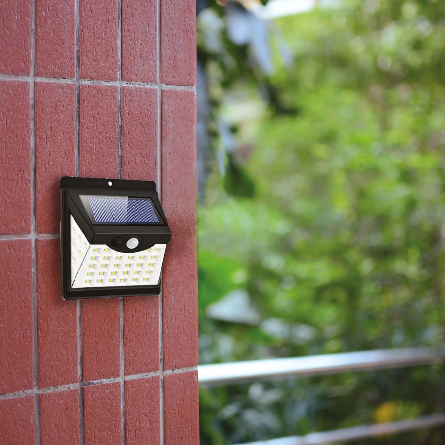 Adewalk 2600W Lampione Solare Led Esterno con Telecomando, IP66 Impermeabile Lampada Stradale Solare con Sensore di Movimento, 6500K Super Bright Lampioni da Giardino Esterno Solari per Garage Strada