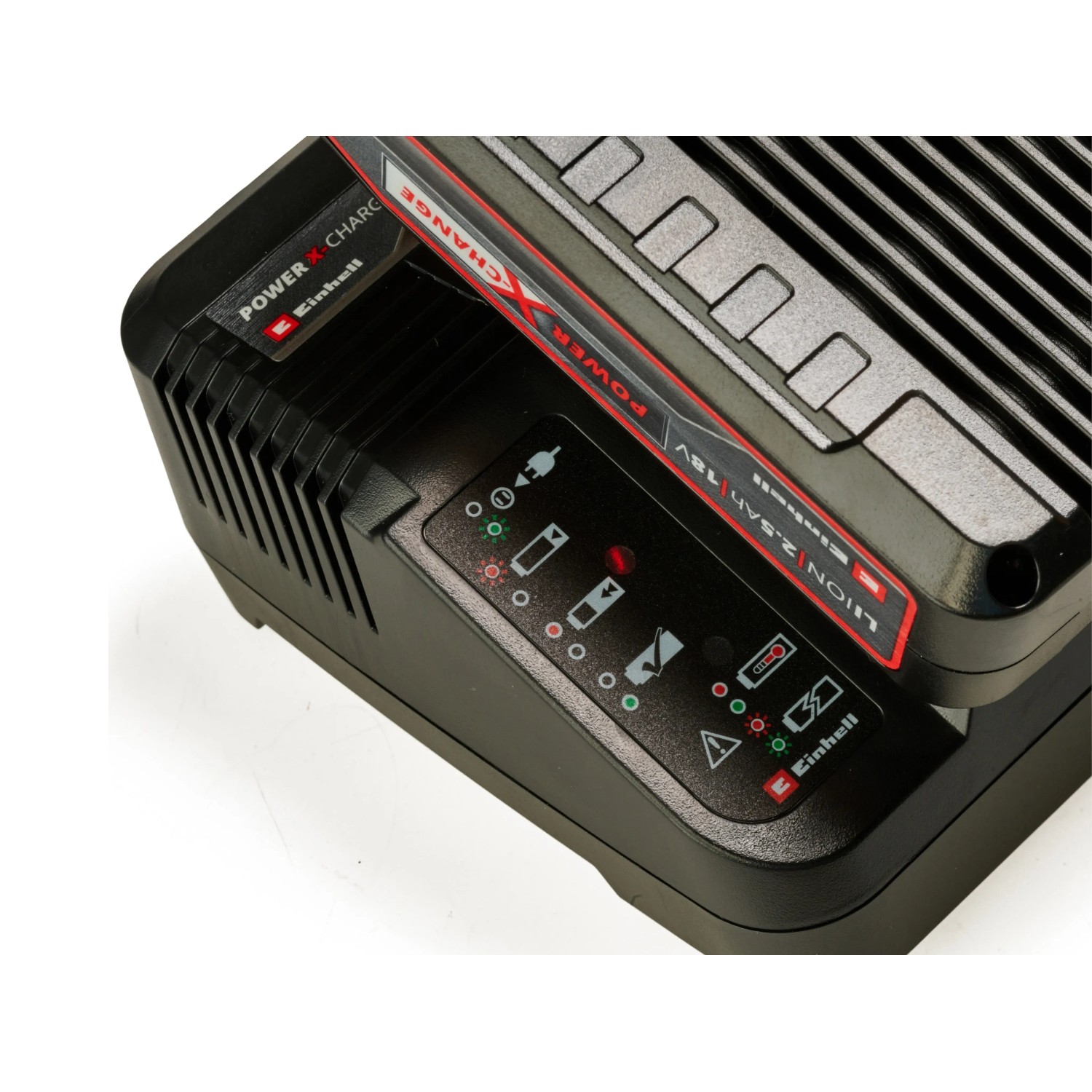 Caricabatterie Einhell Power X-Change per batterie 18V, vista dettagliata.