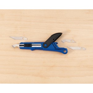 Coltello di precisione LUX Classic con manico blu e lame diverse.