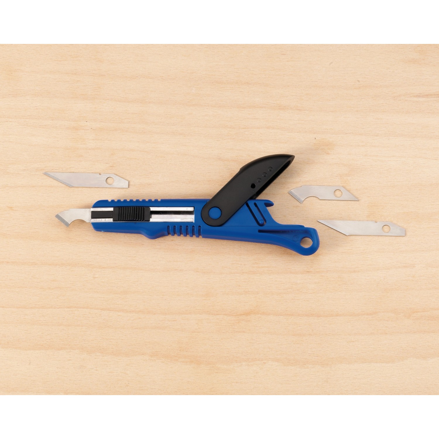 Coltello di precisione LUX Classic con manico blu e lame diverse.