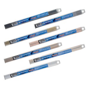 Vari elettrodi per saldatura t.b.t. in confezione di plastica per accessori di saldatura.