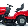 Trattorino tagliaerba rosso Troy-Bilt Horse 105T-R con scarico posteriore e cesto di raccolta.