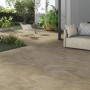 Piastrelle per pavimenti esterni posate, piastrelle per patio beige.
