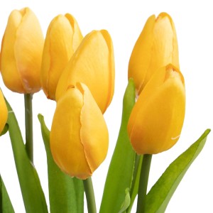 Tulipani artificiali gialli, dettaglio dei fiori e dei gambi verdi.