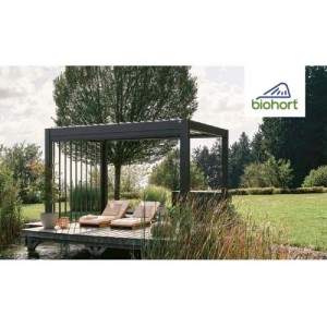 Pannello laterale a lamelle Biohort 2,5 m bianco su pergola, per protezione da vento e intemperie.