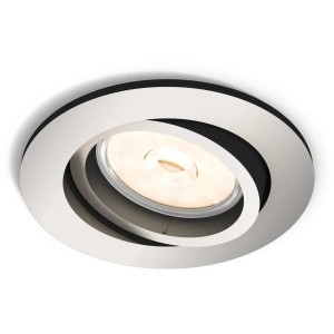 Faretto da incasso t.b.t. argento con luce bianca calda per montaggio a soffitto.