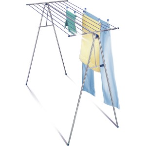 Stendibiancheria Leifheit Linomaxx 210 con bucato, ideale per capi grandi.