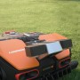 Faro LED Worx Fiatlux su robot rasaerba Landroid per funzionamento notturno e rilevamento ostacoli.