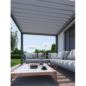 Pergola Biohort in grigio scuro/argento metallizzato con tetto a lamelle e area salotto sulla terrazza.