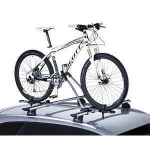 Portabiciclette da tetto Thule Freeride 532 con bici montata su auto. Trasporto sicuro per la tua bici.
