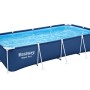 Piscina rettangolare Bestway Steel Pro, telo blu con telaio in acciaio bianco.