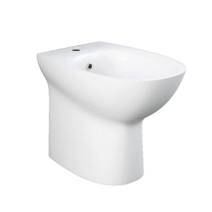 Bidet t.b.t. in ceramica bianca, a pavimento.