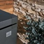 Dettaglio della Biohort StyleBox 210 grigio scuro metallizzato, con superficie testurizzata di alta qualità.