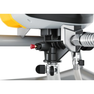 Dettaglio di una pompa a pressione. Elementi neri e argentati.