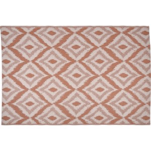 Tappeto da esterno Desert Flower, 180x120 cm, con motivo a rombi rosa e beige.