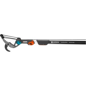 Cesoia per rami alti Gardena Combisystem con corda di trazione e sistema a carrucola.