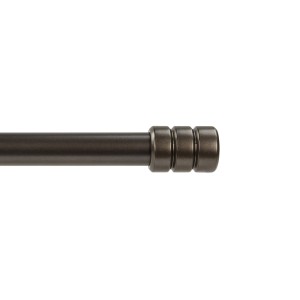 Dettaglio di una t.b.t. bastone per tenda effetto bronzo.