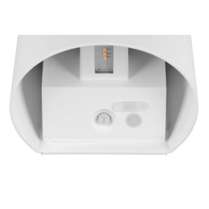 Dettaglio della lampada da parete a batteria LED Reality Genie bianca con sensore di movimento.