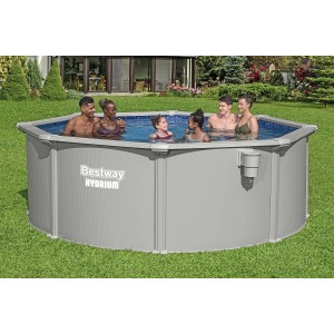 Piscina fuori terra Bestway Hydrium in acciaio con persone in giardino.