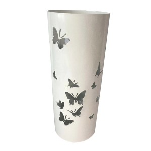 Contenitore bianco con motivo a farfalla per un elegante stoccaggio.