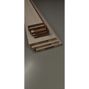 Listelli in legno per accessori per porte, varie dimensioni e profili.