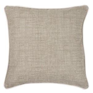 Cuscino decorativo quadrato beige con bordino chiaro.