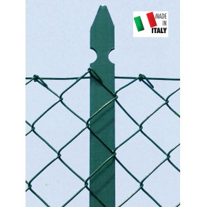 Palo di recinzione in metallo verde con rete metallica. Categoria: Reti metalliche e plastiche.
