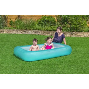 Piscina gonfiabile turchese con bambini che giocano in giardino.