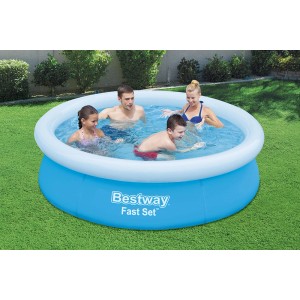 Piscina fuori terra Bestway Fast Set blu, Ø 183 cm, con famiglia in acqua.