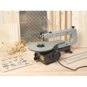 Seghetto alternativo LUX con sagome in legno e set di lame da 24 pezzi.
