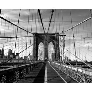 Carta da parati decorativa t.b.t. in bianco e nero del Ponte di Brooklyn, New York.