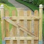 Cancello in legno per giardino: Legno naturale, stile palizzata, con ferramenta e chiusura.