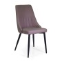 Sedia imbottita color tortora con gambe nere.