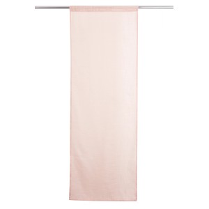 Tenda a pannello in tessuto rosa, leggermente trasparente.