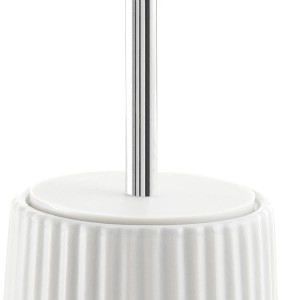 Dettaglio di uno scopino WC bianco Scopini con manico cromato.