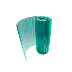 Lastra ondulata in plastica t.b.t. turchese arrotolata per coperture.