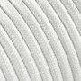 Cavo tessile bianco per lampade, dettaglio. Componente per lampadari.