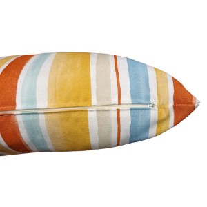 Cuscino da esterno t.b.t. a righe colorate.