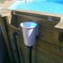 Dettaglio della piscina in legno Gre Echtholzpool Safran 2: Skimmer sulla piscina in legno.